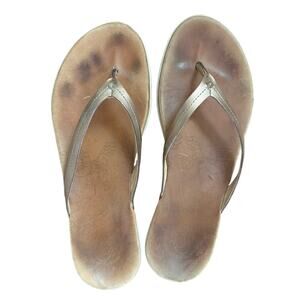 OluKai Women's Size 10 Leather Sandals Brown Gold Straps Comfort Footbed